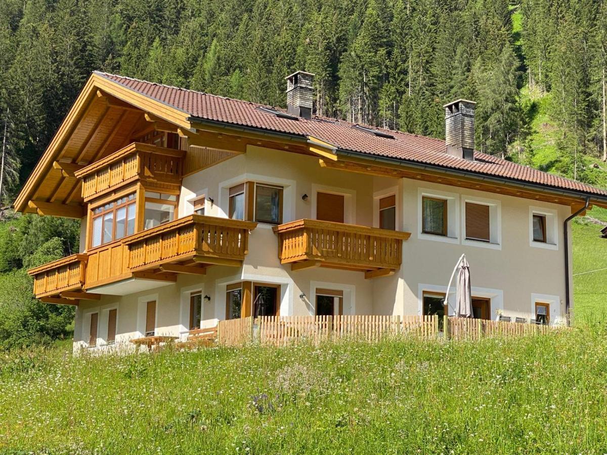 Apartments Oberhollenzer Braies  Kültér fotó